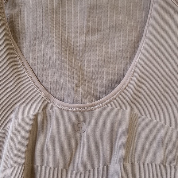 Lot of 2 Lululemon bodysuits - Picture 3 of 6